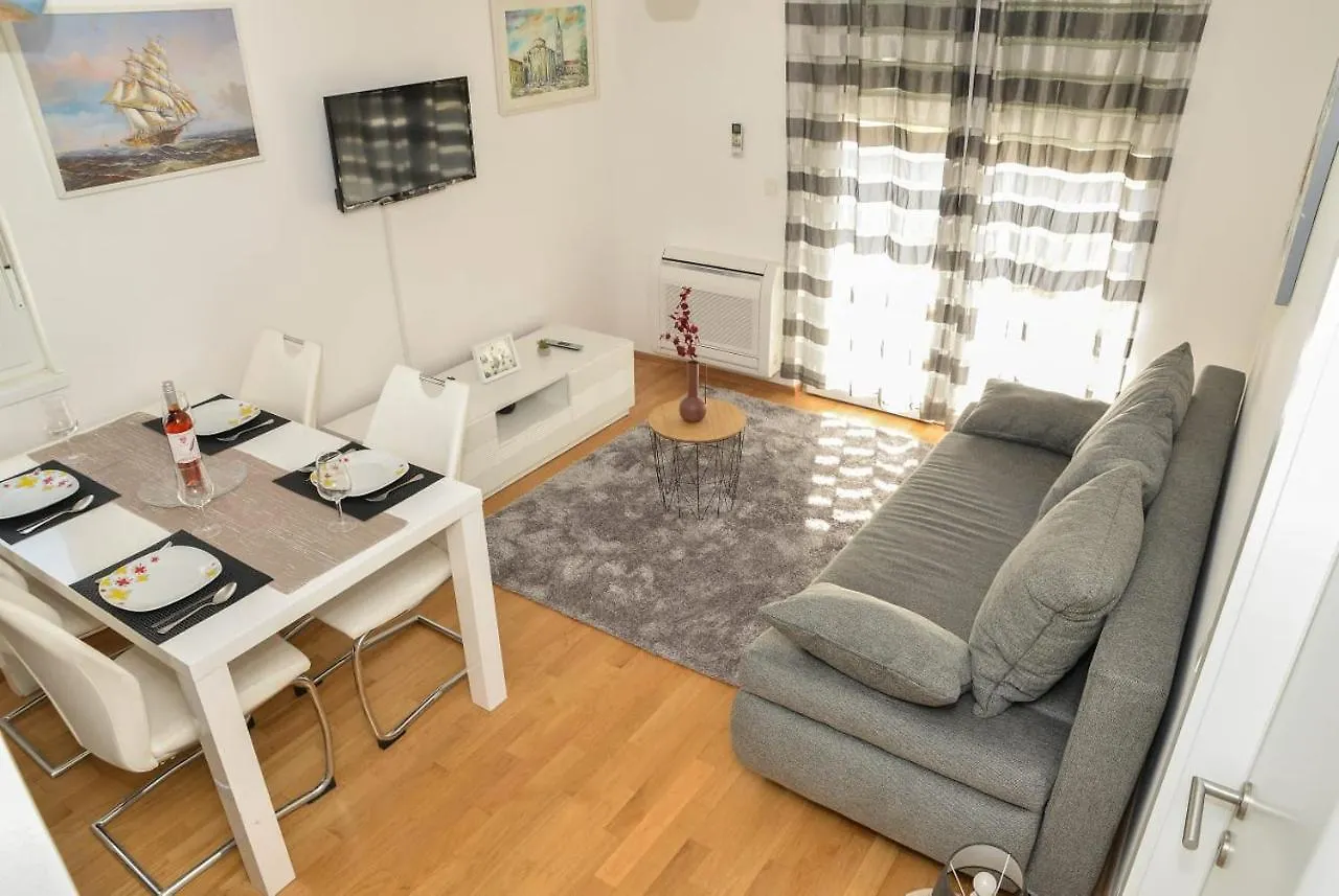 Apartment Leon Sa Privatnim Parkingom Zadar Croatia