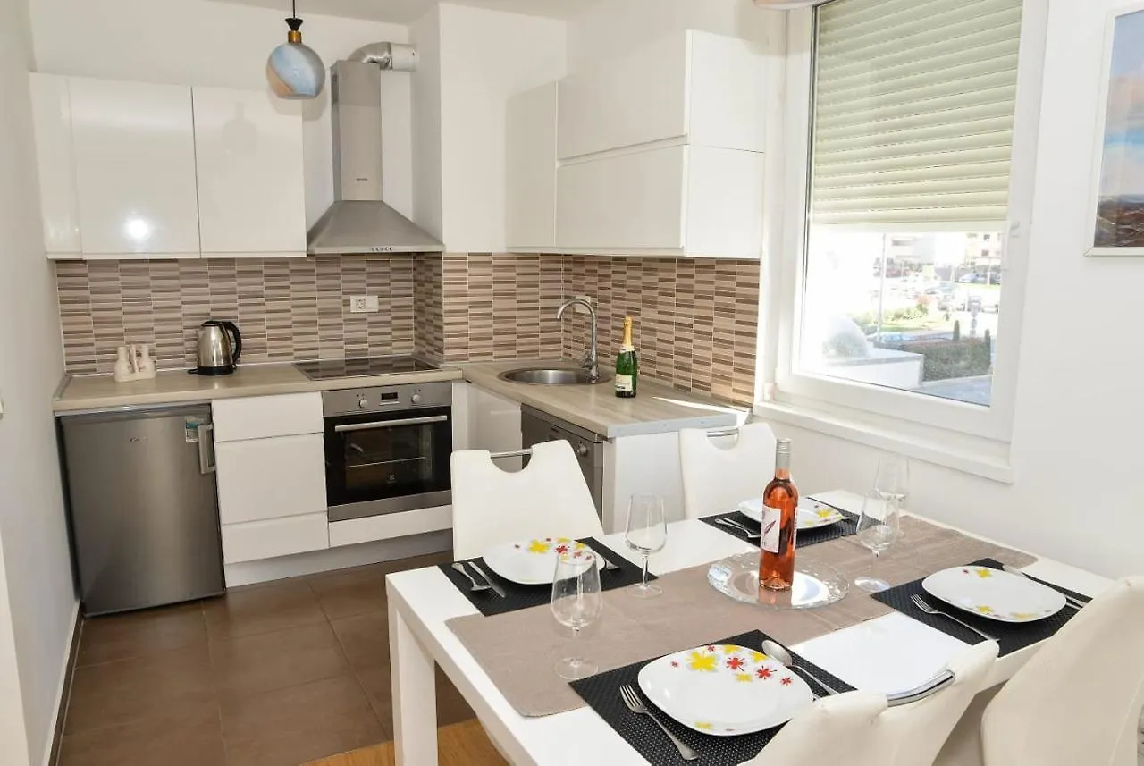 Apartment Leon Sa Privatnim Parkingom Zadar Croatia
