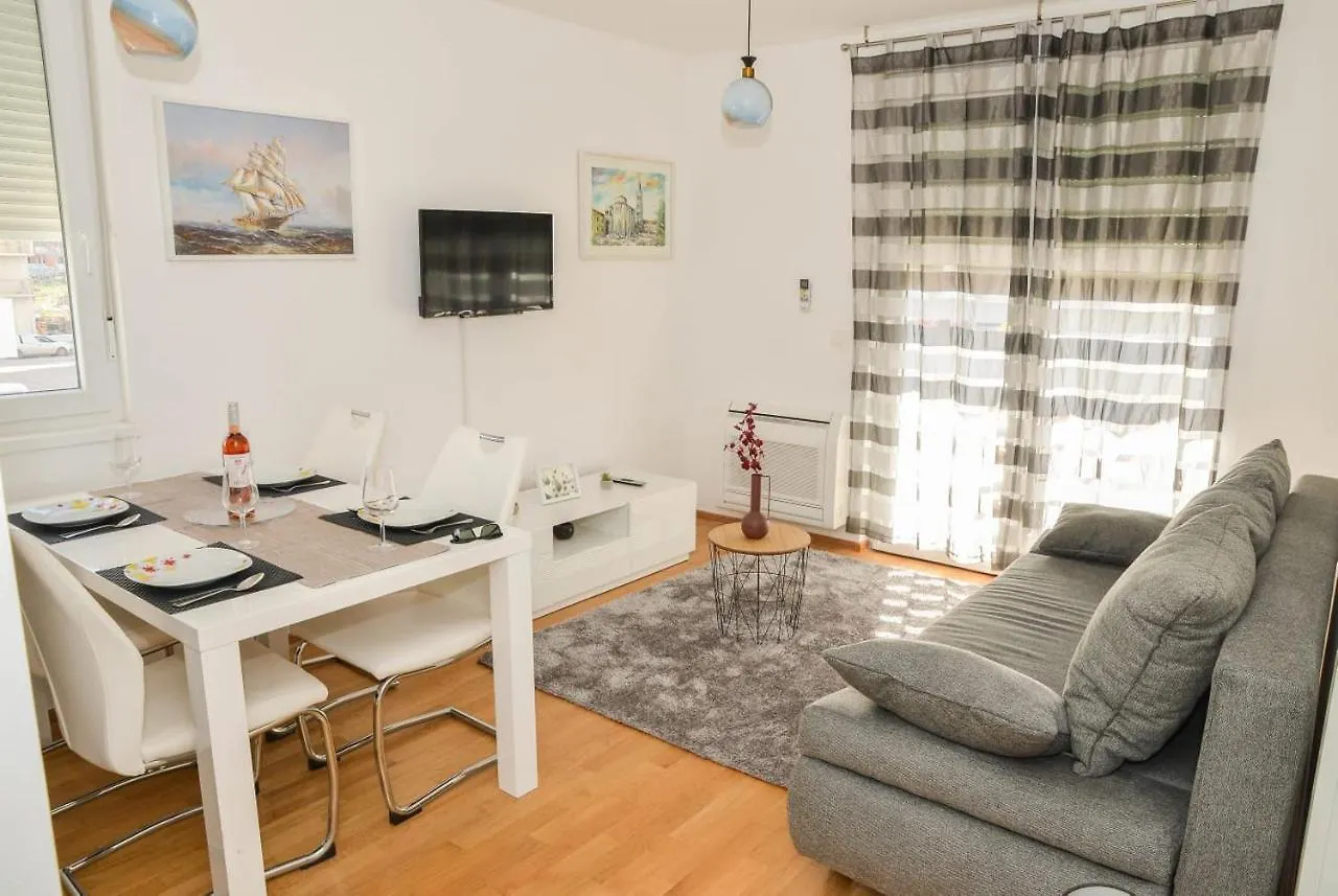Apartment Leon Sa Privatnim Parkingom Zadar