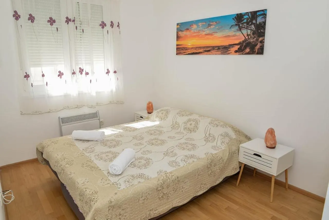 Apartment Leon Sa Privatnim Parkingom Zadar